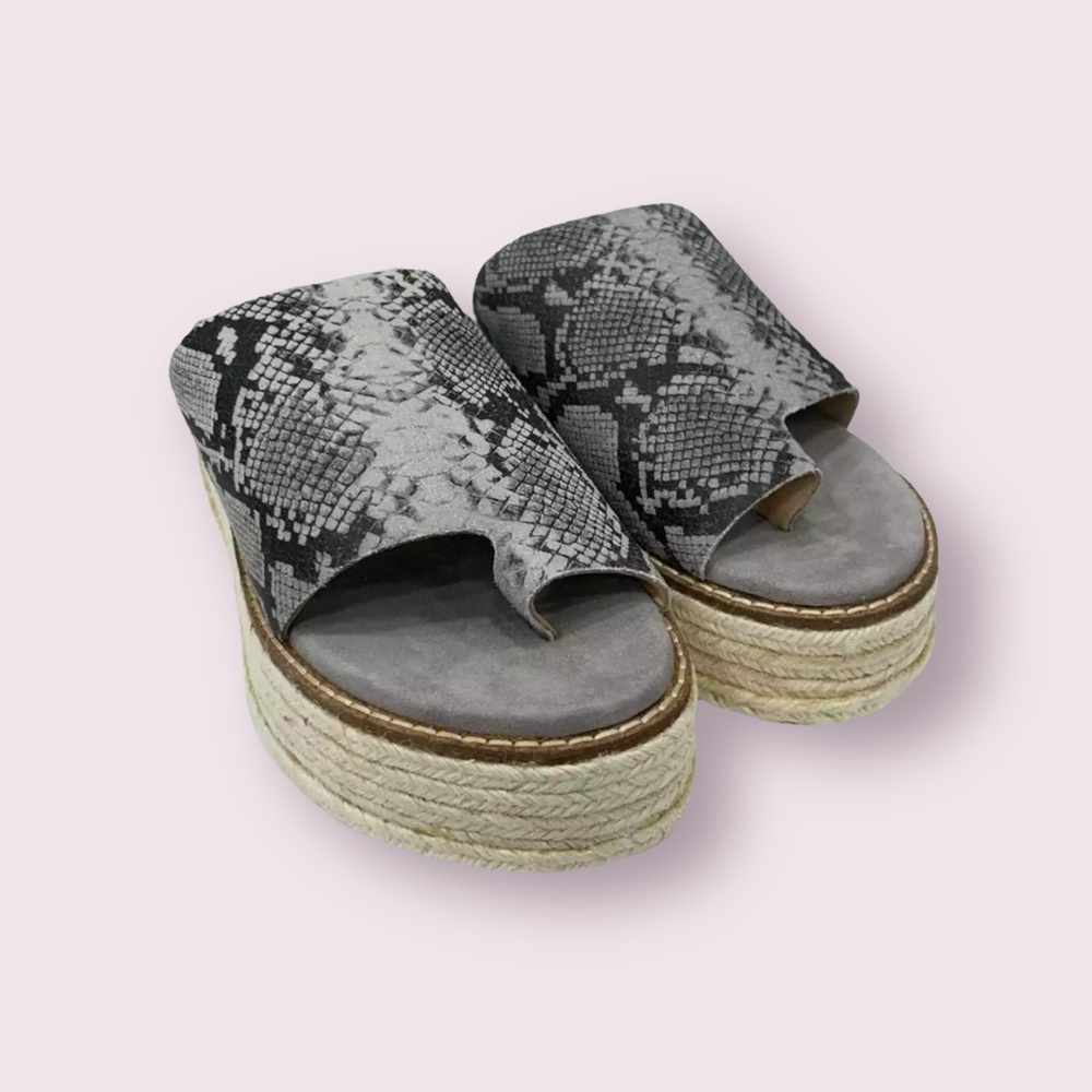 DIBA True Demi Chase Snake Print Gray Sandals sz8 NEW IN BOX